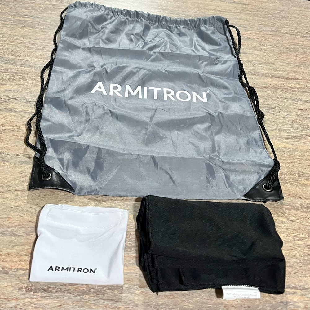 NWOT Armitron string bag set